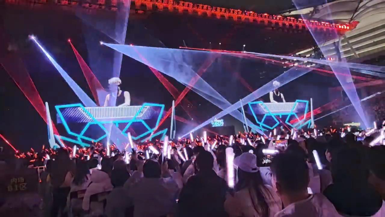 عيد من الضوء والصوت، مرحبا للجمهور